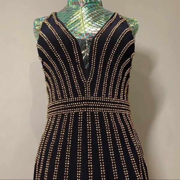 Stunning Art Deco Formal Gown - Picture 5 of 9